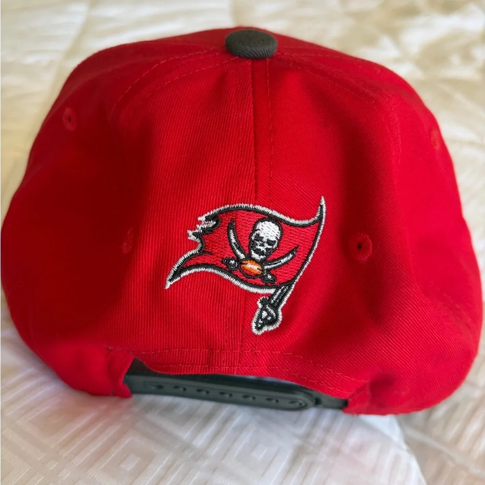 Red Embroidered Flag Snapback Hat - Kids Buccaneers Tampa Bay